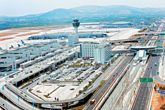 Στα 3,1 δισ. το ταμειακό πλεόνασμα μετά τις παροχές
