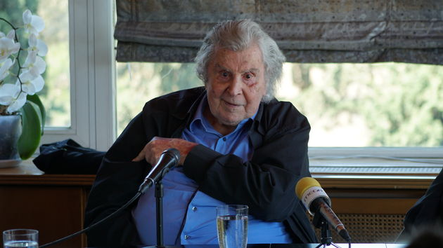 Ο Μίκης Θεοδωράκης για την επίσκεψη της Άνγκελα Μέρκελ