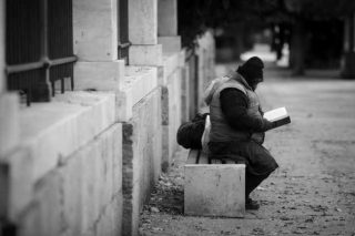 Μιλώντας με το άγαλμα