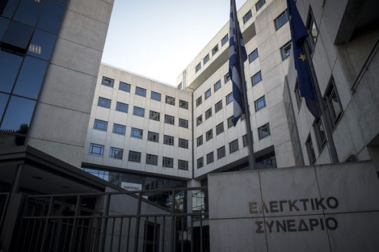 Πλαστό πτυχίο, γνήσια σύνταξη