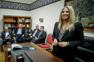 Πυρά στον Θεοχαρόπουλο, χέρι φιλίας στη μειοψηφία της ΔΗΜΑΡ