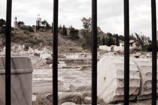 Η «Αγέλαστος Πέτρα» της Ελευσίνας και οι εκλογές