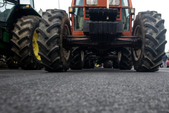 Καλούν σε στήριξη και συνεχίζουν τις κινητοποιήσεις οι αγρότες