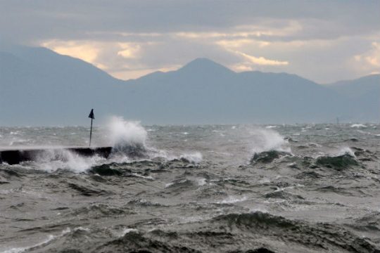 Κλειστά πορθμεία, ακυρώσεις δρομολογίων στα λιμάνια