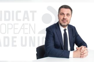 «Οπου οι μισθοί έχουν παραμείνει στάσιμοι ή έχουν μειωθεί, πρέπει να αυξηθούν»