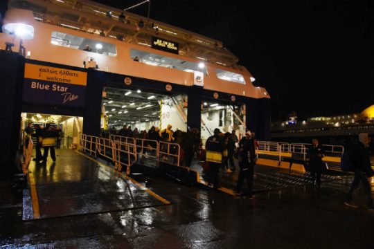 Ποδαρικό στο λιμάνι του Πειραιά έκανε το Blue Star Delos