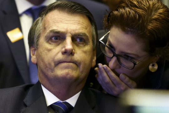 Ο Μπολσονάρο βάζει τώρα στο στόχαστρο διεθνείς οργανισμούς και ΜΚΟ