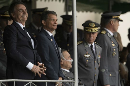 Αναλαμβάνει επίσημα καθήκοντα ο Μπολσονάρο