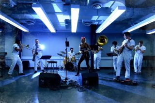 Brass Against: Ο Τραμπ είναι εφιάλτης, αλλά οι Αμερικανοί «κοιμούνται»