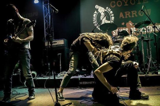 Coyote’s Arrow: Η μουσική είναι το αντίδοτο, το όπλο και το χρώμα στην ζωή μας