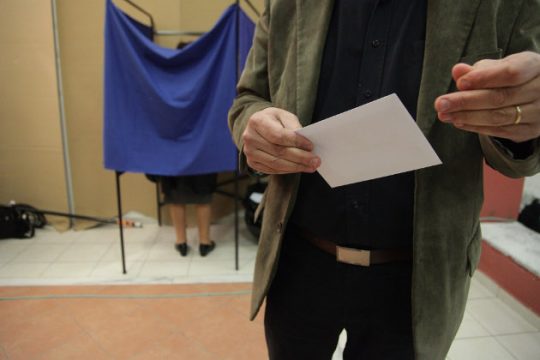 Σταθερό προβάδισμα 10,5% δίνει στη Ν.Δ. νέα δημοσκόπηση