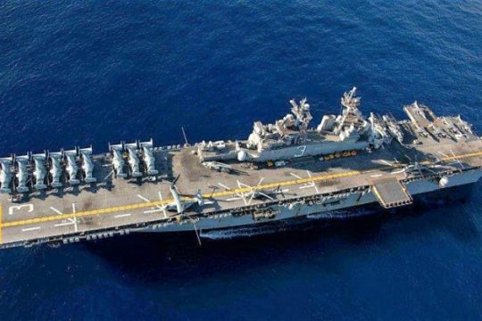 Αντιδράσεις για το αμερικανικό ελικοπτεροφόρο στη Σούδα