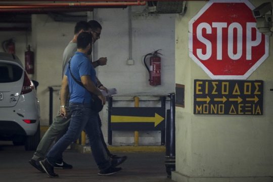 Κλήσεις 15 υπόπτων για τα πλαστά πιστοποιητικά του Αρη Φλώρου
