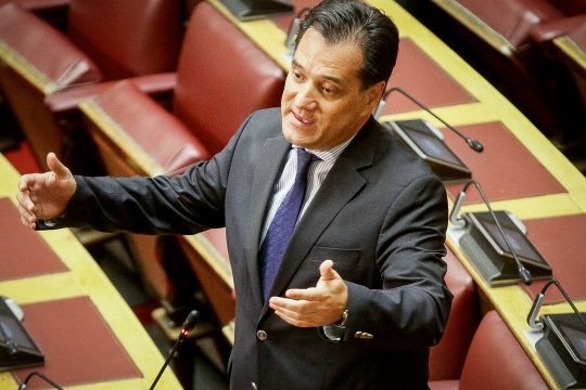 O Αδωνις αναγνωρίζει τη Macedonia