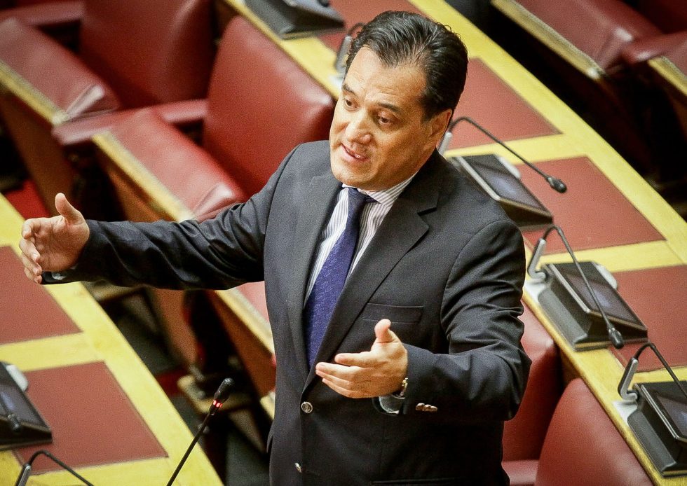 O Αδωνις αναγνωρίζει τη Macedonia