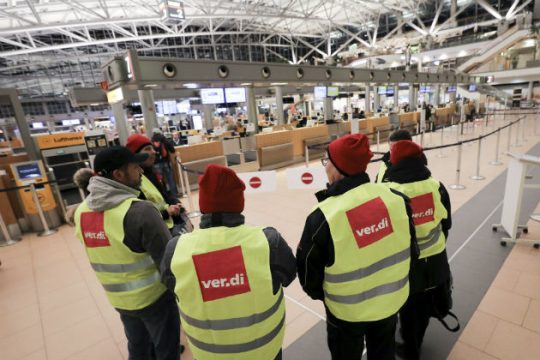 Ακύρωση εκατοντάδων πτήσεων λόγω απεργίας στη Γερμανία