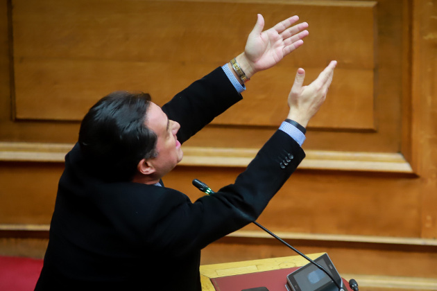 Άδωνις εναντίον… όλων στη Βουλή