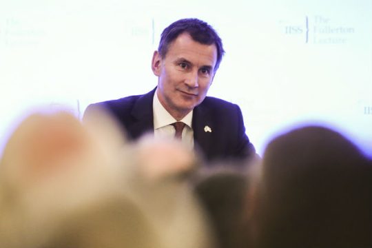 Προειδοποιήσεις Χαντ για μη Brexit, αν ακυρωθεί η συμφωνία της Μέι