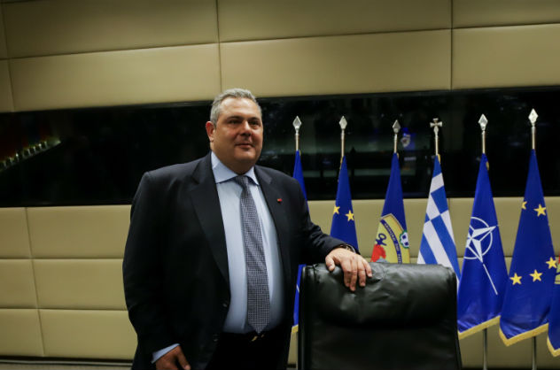 Καμμένος: Φεύγω με ψηλά το κεφάλι