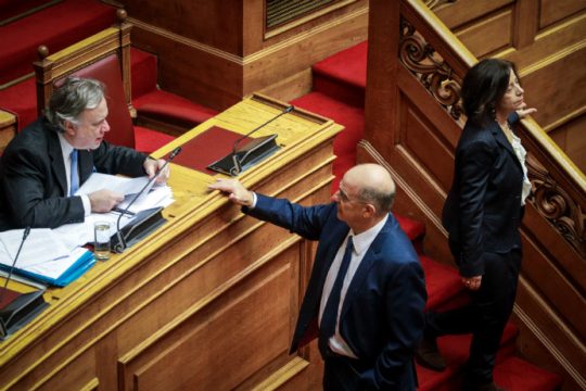 Κατατέθηκε το Σύνταγμα, ανταρτοπόλεμος από την αντιπολίτευση