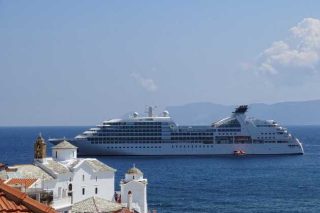 Σταθεροποιείται η κρουαζιέρα