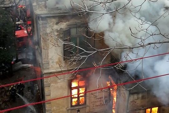 Και επιθέσεις από ακροδεξιούς