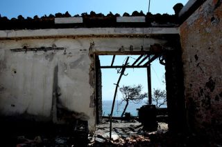 Πάνω από 7 εκατ. ευρώ για τους πυροπαθείς στην Αττική από τους εφοπλιστές