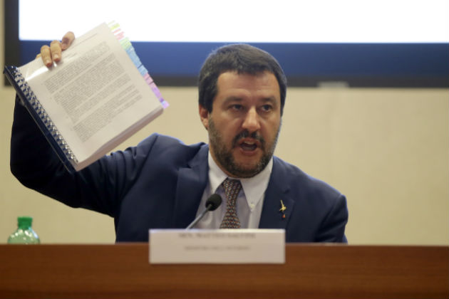 Παρά τα θανατηφόρα ναυάγια, η ιταλική γραμμή δεν αλλάζει