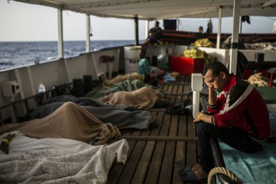 Σε τραγική κατάσταση πρόσφυγες λόγω κόντρας Ιταλίας – Μάλτας