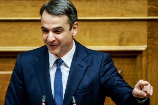 Αλλο η πολιτική, άλλο το θέατρο