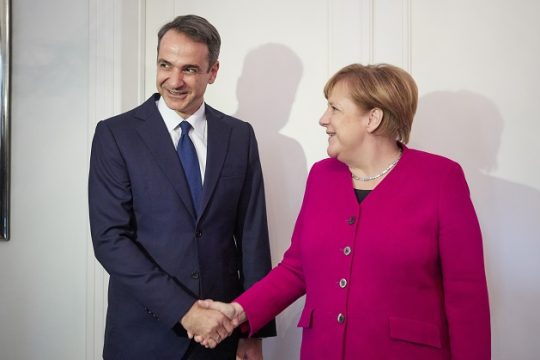 Δεν έγινε αντιληπτή η «σαφήνεια» της Μέρκελ από τον Μητσοτάκη
