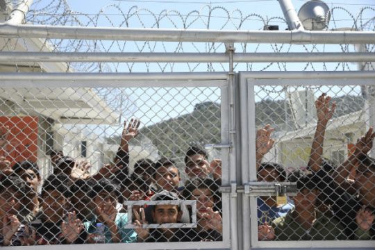 «Χιλιάδες μετανάστες επιστρέφουν στην πατρίδα τους από την Ελλάδα»