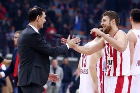 Στο κόλπο της 4αδας