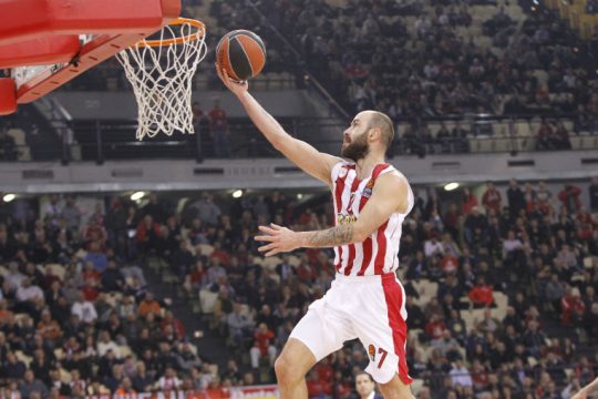 Άνετη νίκη των «Ερυθρόλευκων» επί της ΑΕΚ