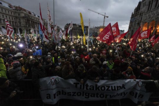 «Όρμπαν, δεν θα γίνουμε σκλάβοι»