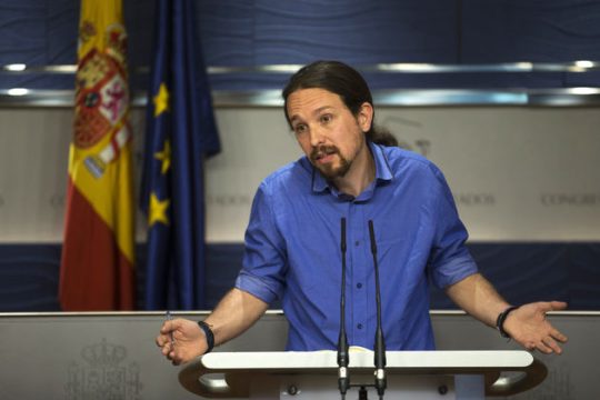 Podemos: παγιδευμένοι στις προσωπικές φιλοδοξίες των ηγετών