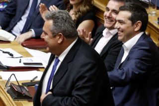 Ψήφος εμπιστοσύνης και με το… παρα Πάνο