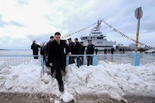 «Μόνο θεσμικά πρόσωπα επιβιβάστηκαν στο ΠΑΘ για Σαμοθράκη»