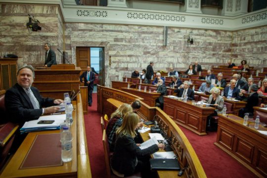 Πέρασε από την Επιτροπή η Συμφωνία των Πρεσπών