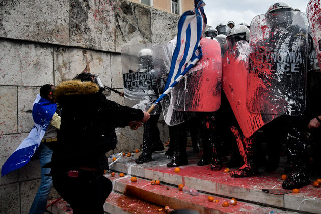 25 τραυματίες αστυνομικοί