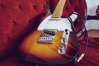 «Δύο σε ένα» από την νέα ηλεκτρική κιθάρα της Fender