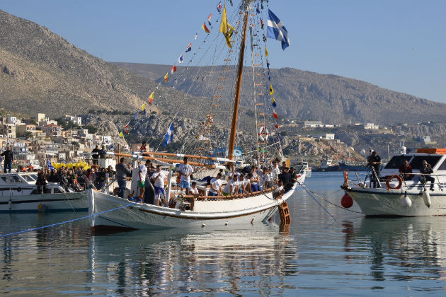 Στη Σαμοθράκη ο Τσίπρας, στη Ραφήνα ο Μητσοτάκης για τα Θεοφάνεια