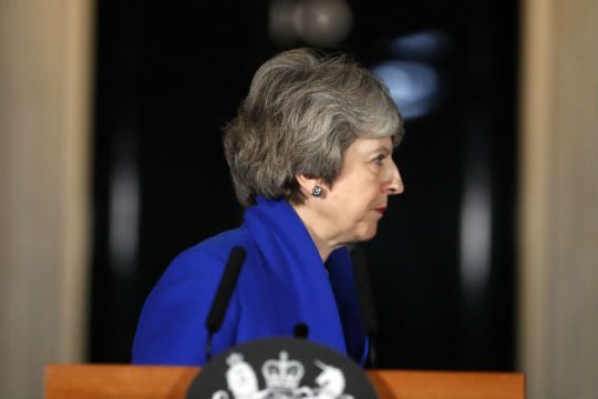 Ελπίζει ακόμα σε επαναδιαπραγμάτευση η Τερέζα Μέι