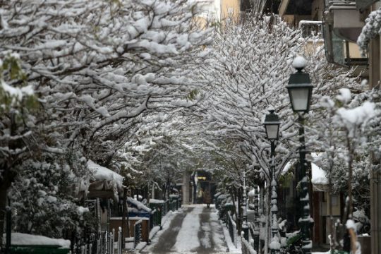 Στα «λευκά» η χώρα, υποχωρεί σταδιακά η «Σοφία»