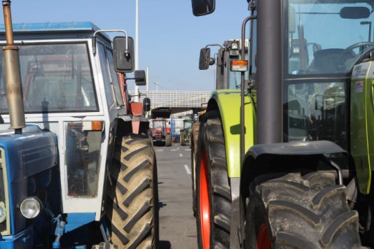 Διαμαρτυρία με τα τρακτέρ στο τελωνείο