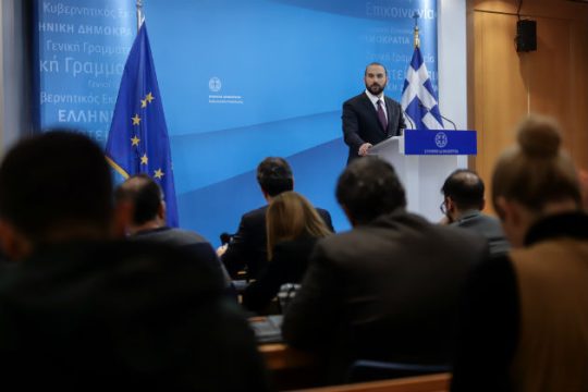 «Εξόφθαλμα προσβλητικοί όσοι μείωσαν τον κατώτατο μισθό το 2012»