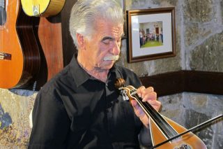 «Η λύρα είναι προέκταση της ψυχής μου…»