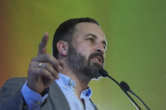 Είσοδο της Ακροδεξιάς στην ισπανική Βουλή «δείχνει» δημοσκόπηση