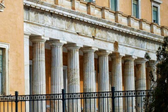 Δίωξη σε βαθμό κακουργήματος για τα απειλητικά μηνύματα σε βουλευτές