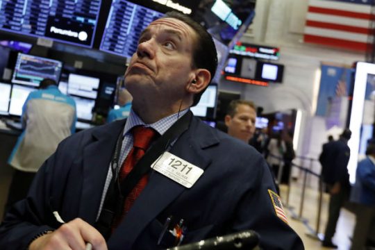 «Βουτιά» 9% για τη μετοχή της Apple